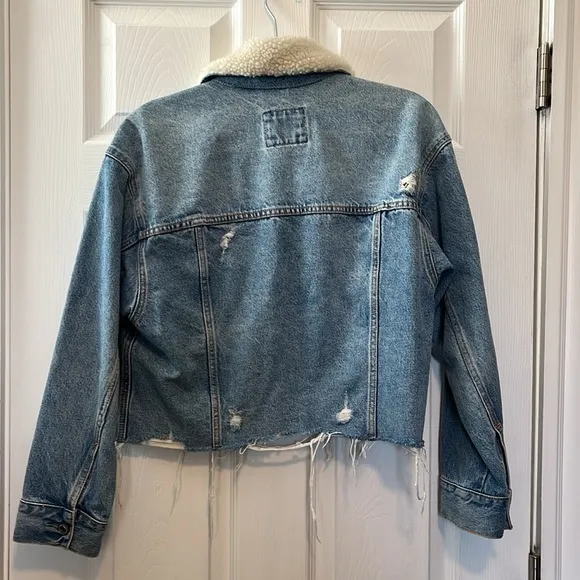 Abercrombie Cropped Trucker Jacket Sherpa Collar Medium Wash Size Medium