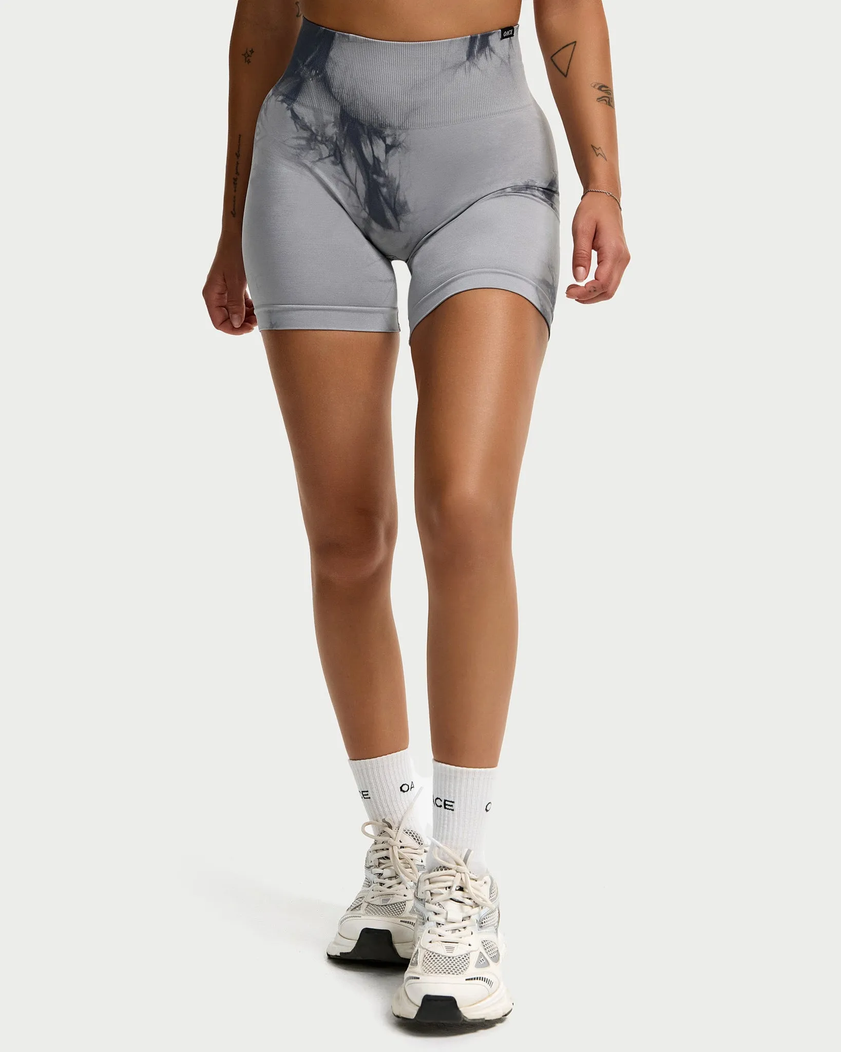 Alive Batik Shorts (Outlet)