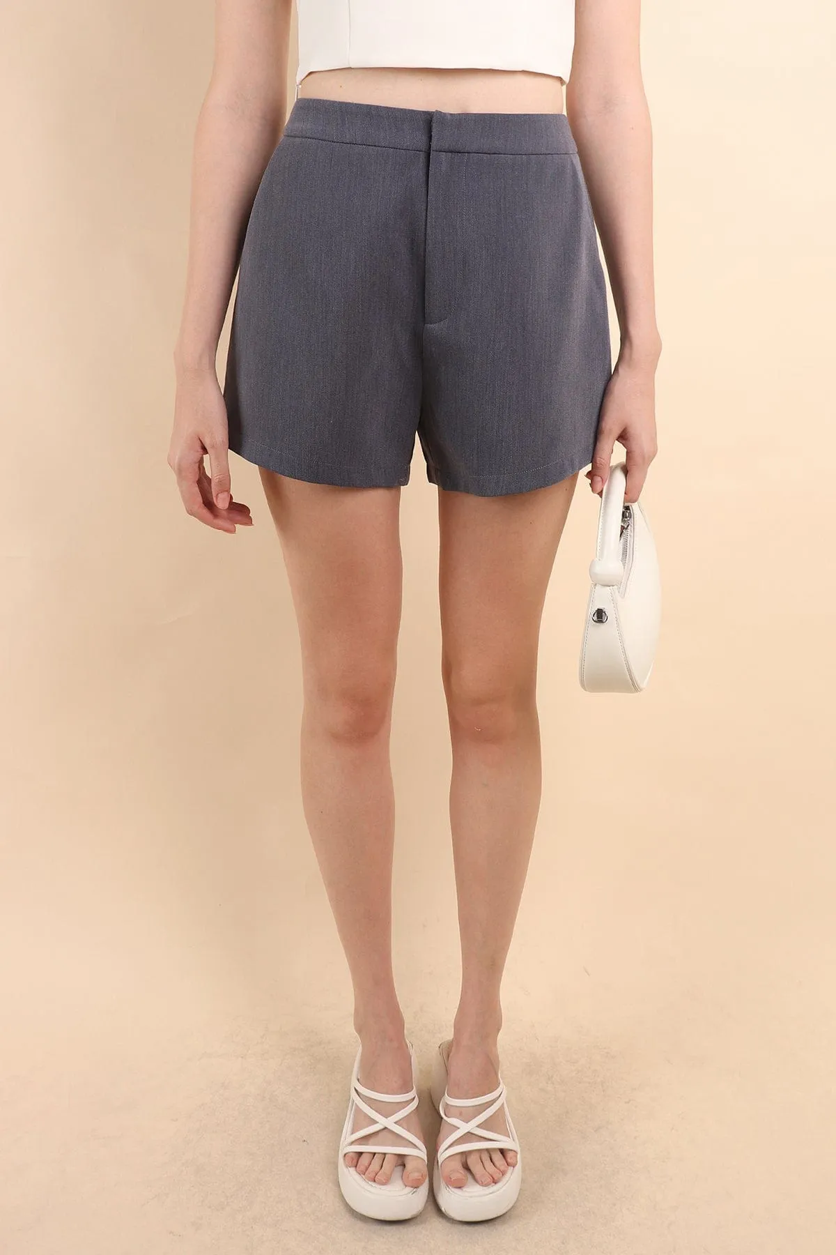 ARU TAILORED SHORTS IN DENIM
