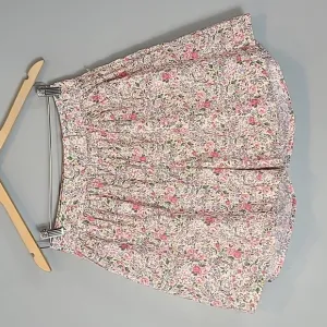 Batsheva x Laura Ashley Westport Short In Rowena Dainty Floral Boho Riche Size 4