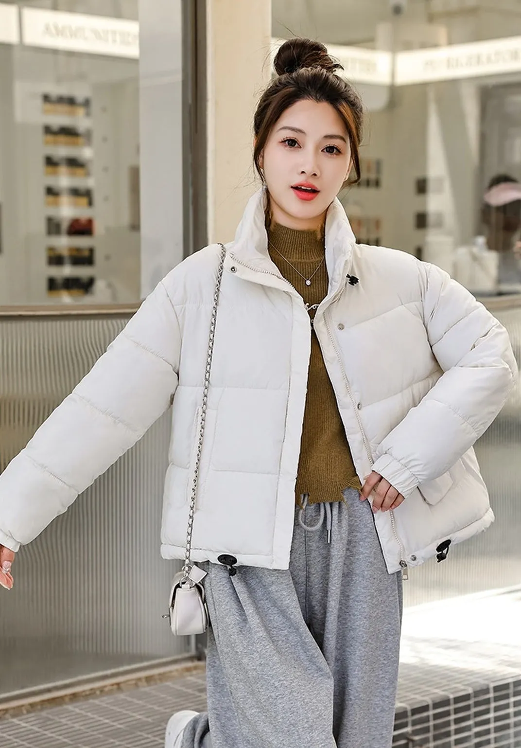 Cropped Windproof Puffer Jacket with a Stain-resistant Finish