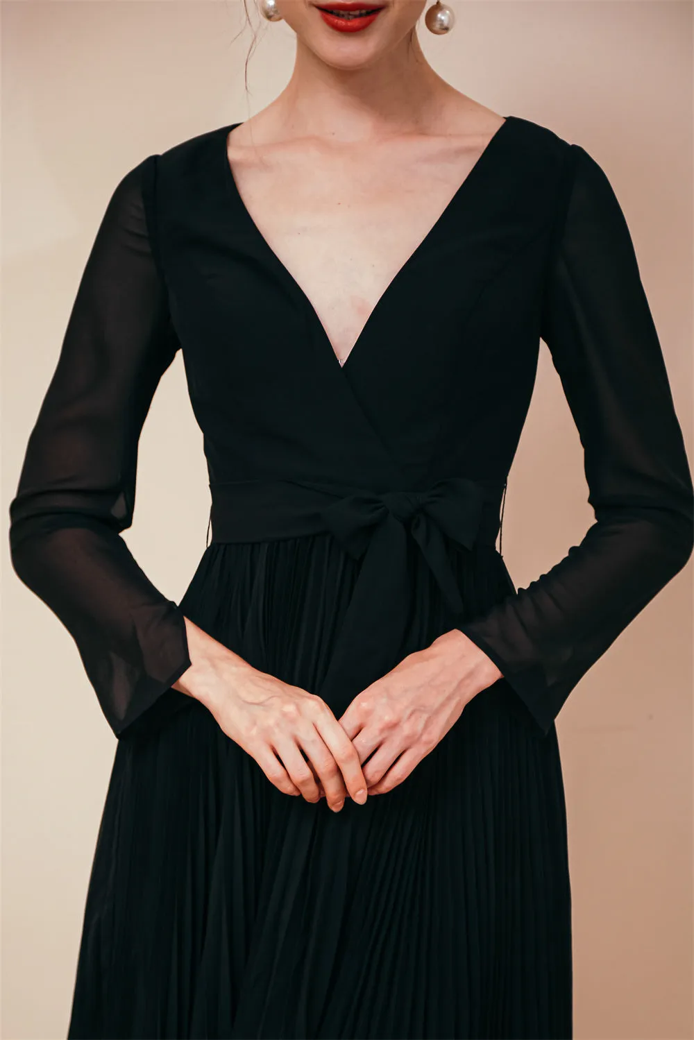 Deep V-neck Long sleeves Bowtie Little Black Dress