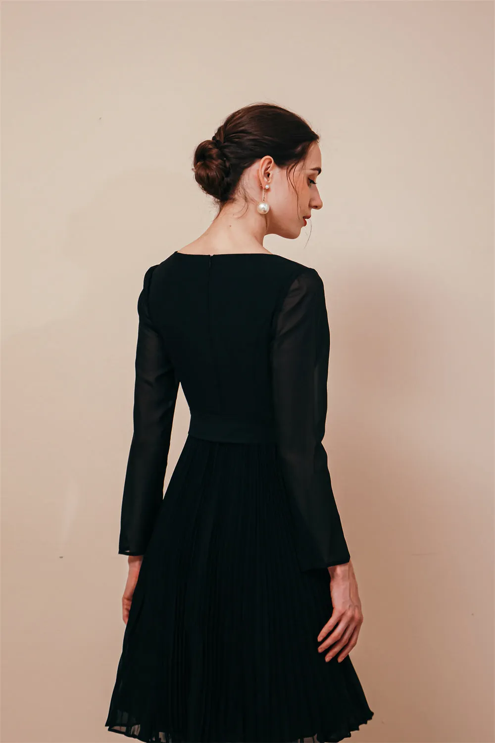 Deep V-neck Long sleeves Bowtie Little Black Dress