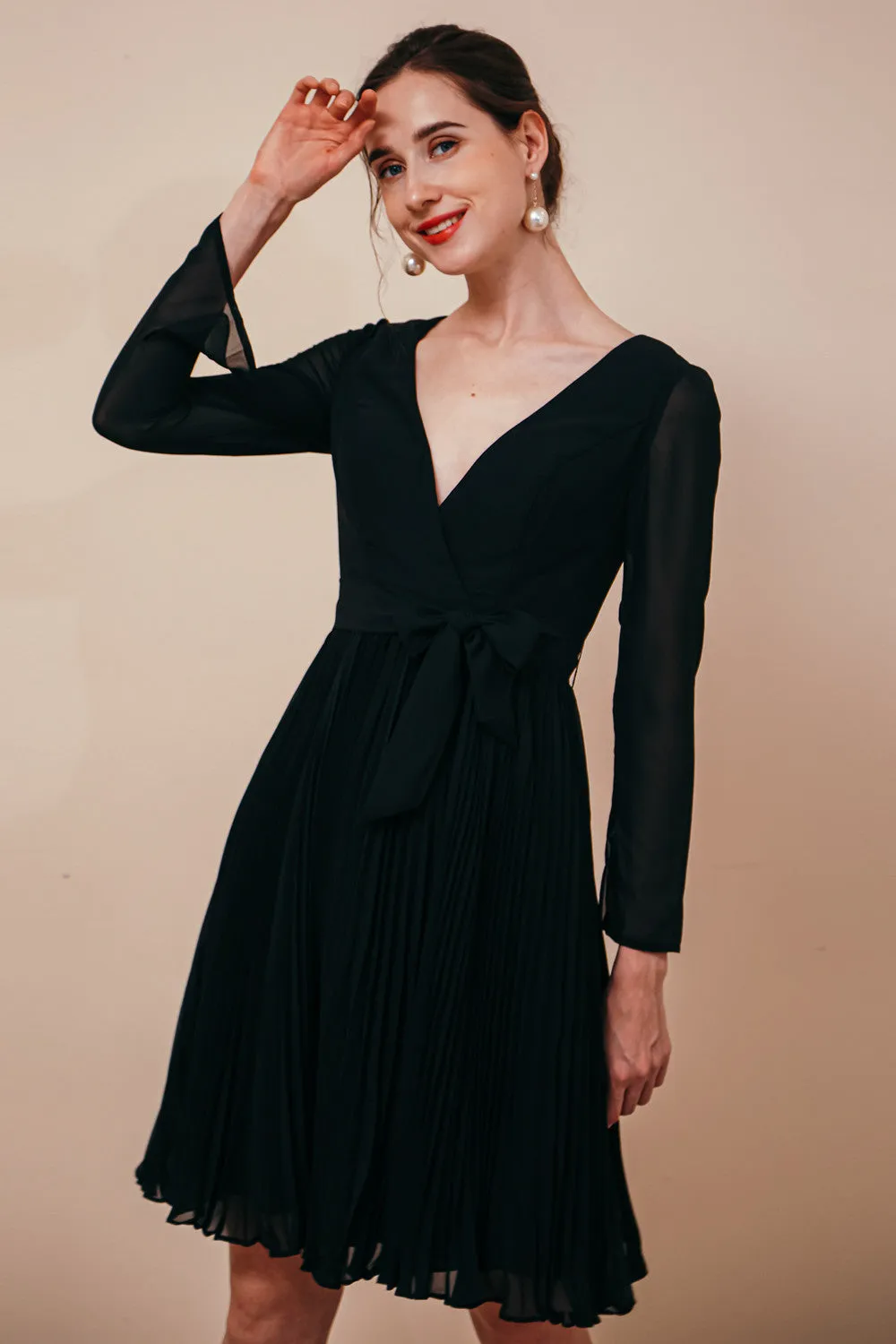 Deep V-neck Long sleeves Bowtie Little Black Dress