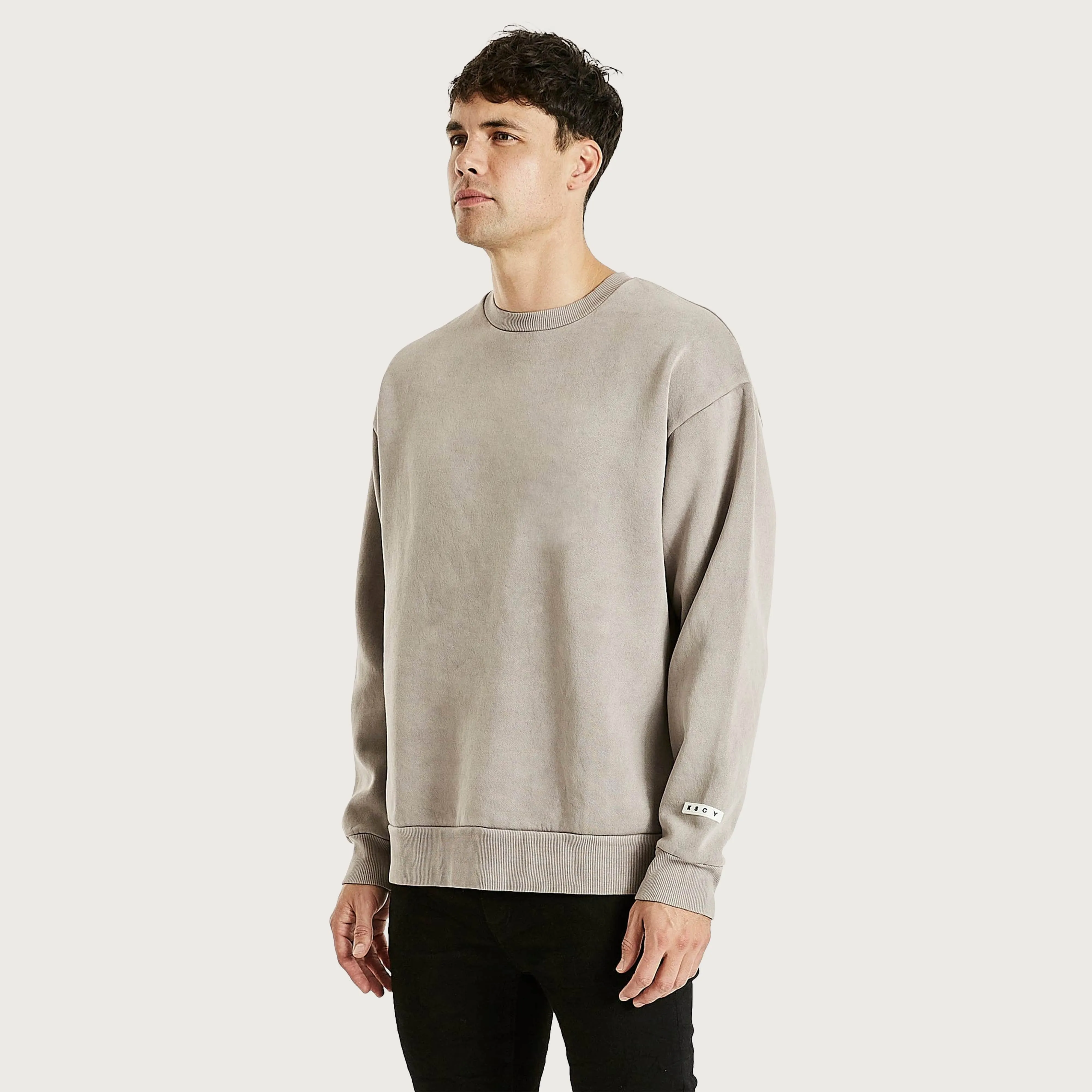 Essentials Crew Neck Jumper Pigment Gull