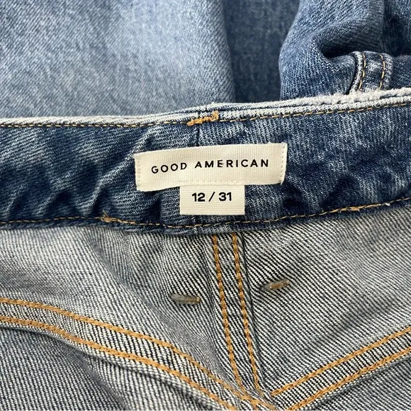 GOOD AMERICAN 90s Icon High Waisted Distressed Raw Hem Summer Plus Size Shorts