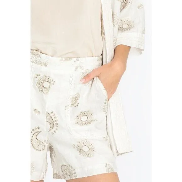 Johnny Was Maxine Walker Embroidery Paisley in Antique White Shorts Size Medium