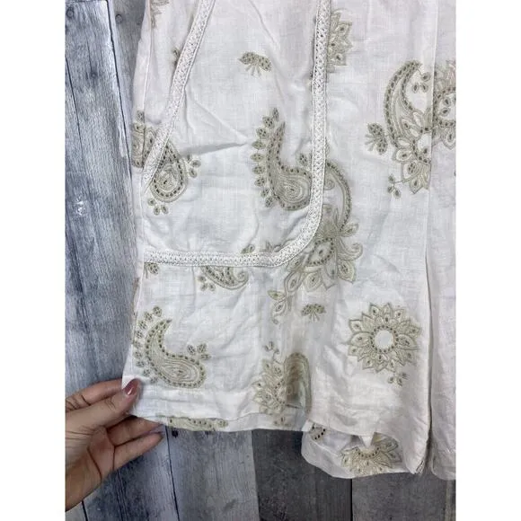 Johnny Was Maxine Walker Embroidery Paisley in Antique White Shorts Size Medium