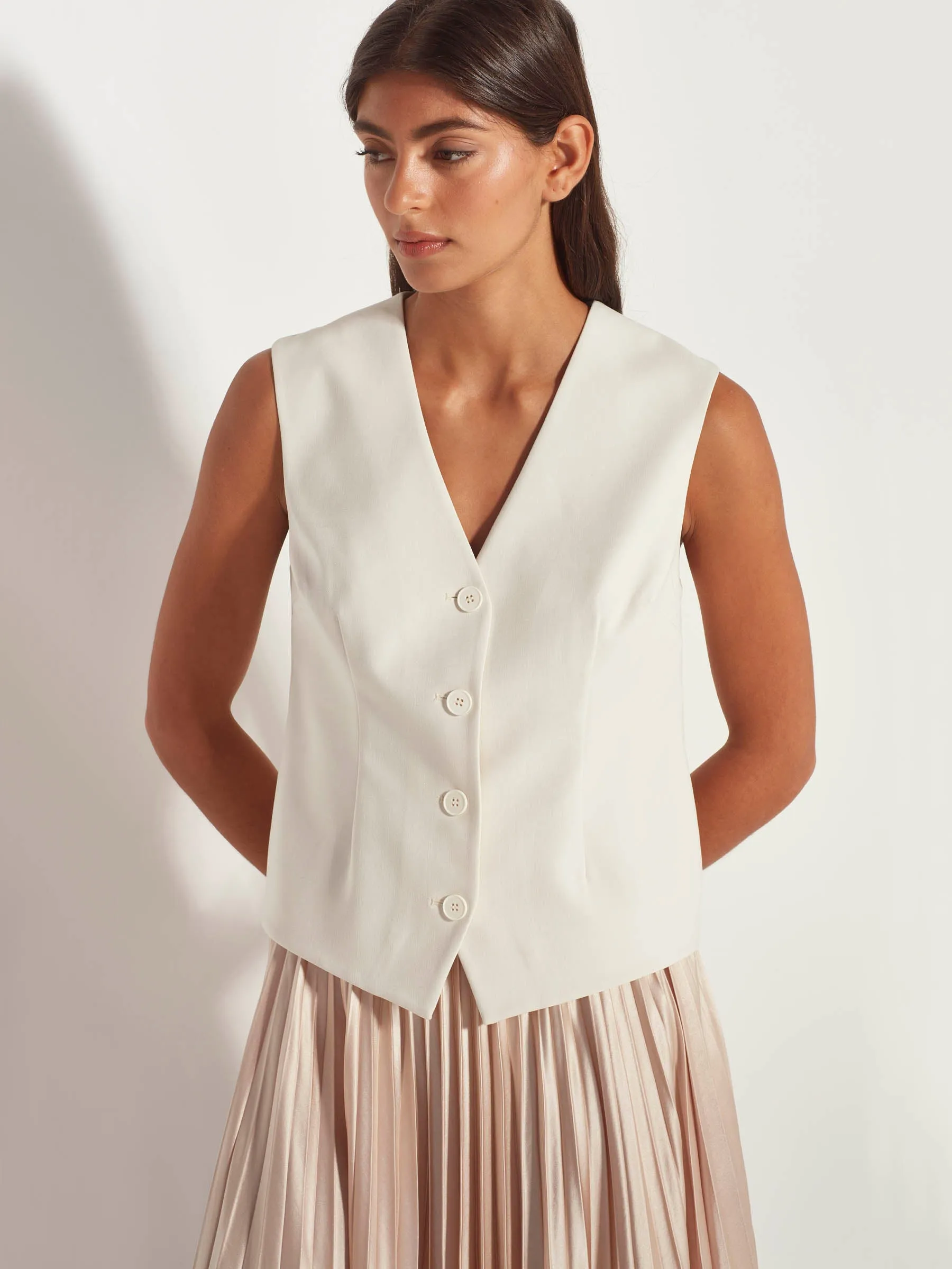 Juliette Hogan Foundation Suiting - Vince Vest