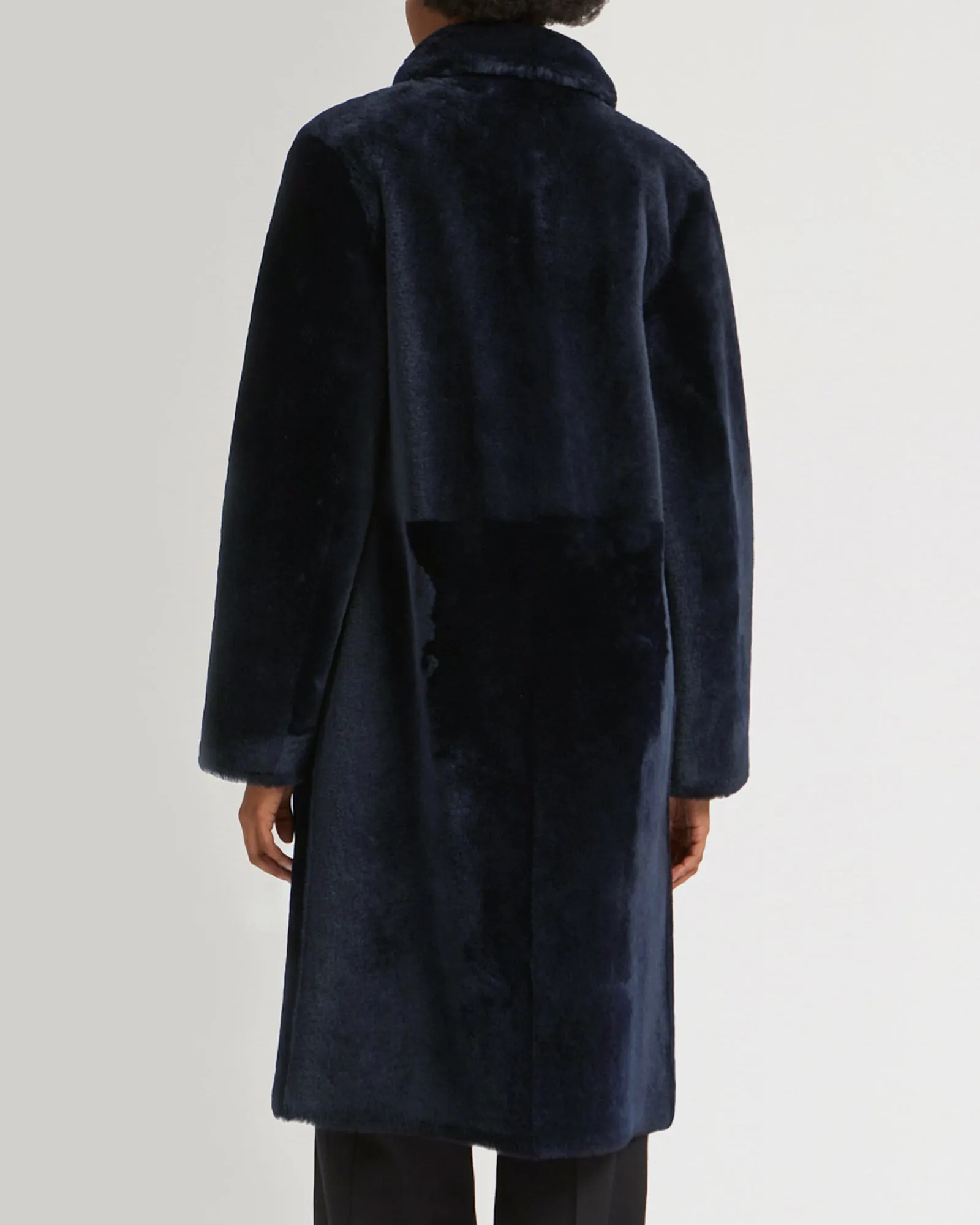Lambskin coat with tailored collar