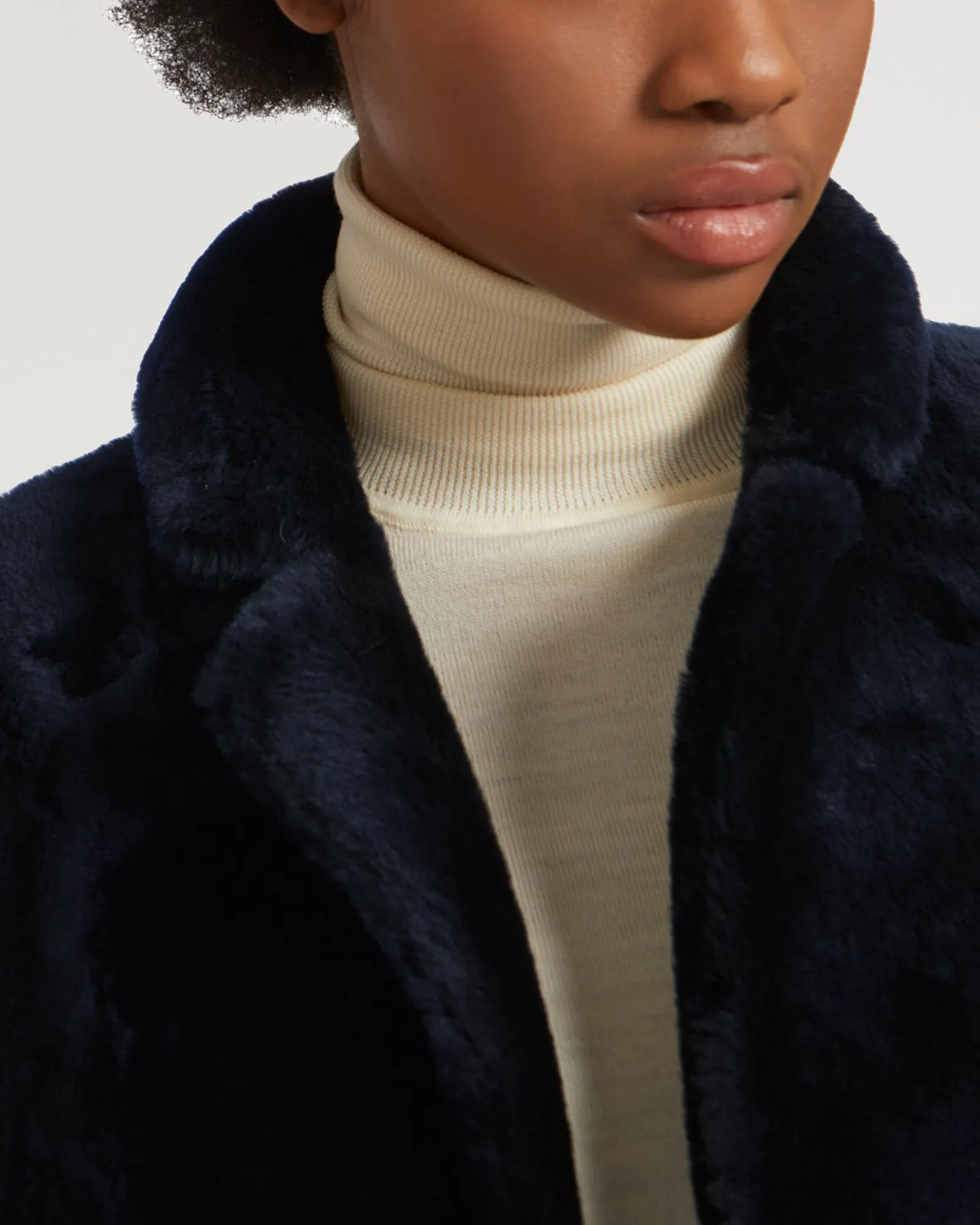 Lambskin coat with tailored collar