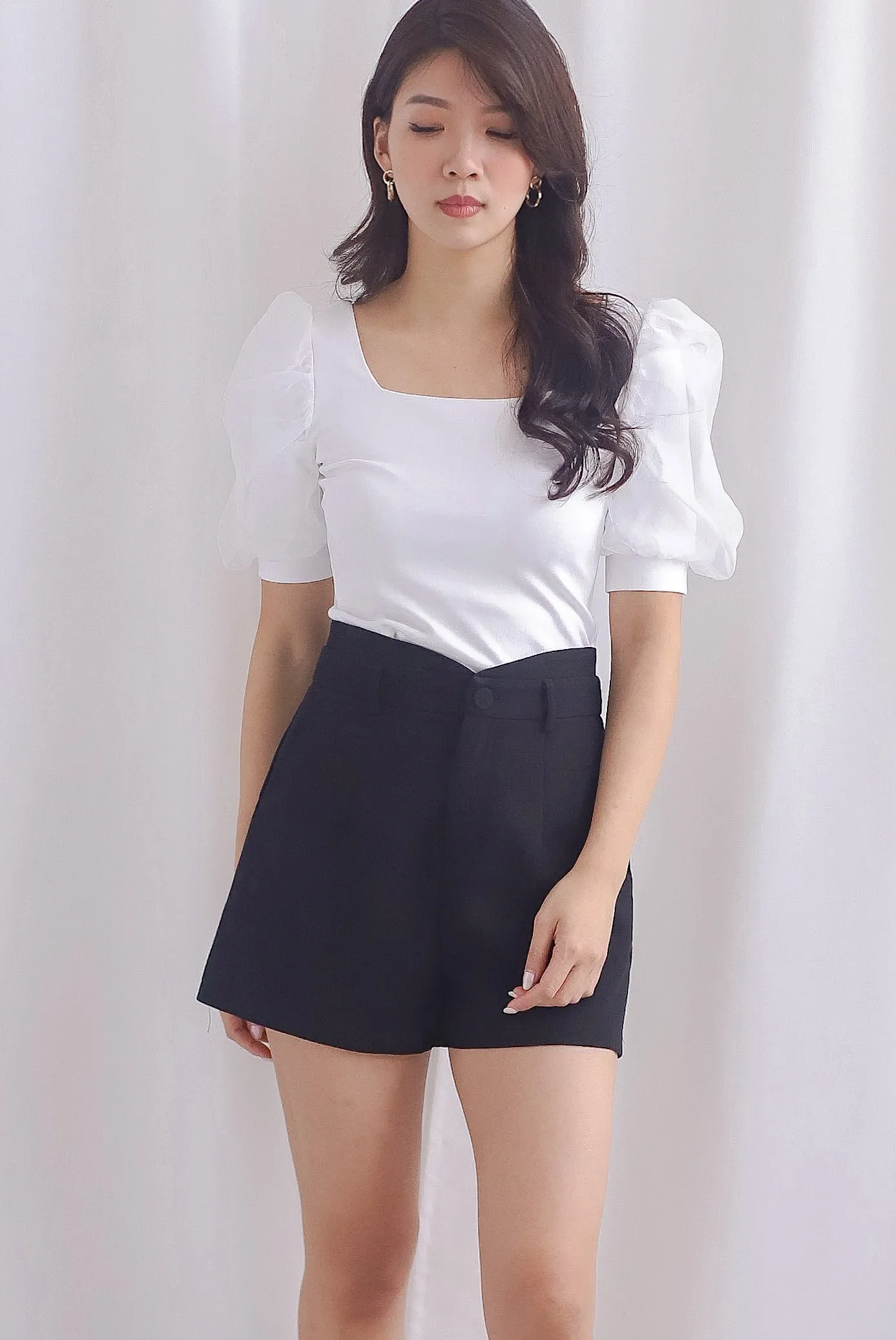 Lyssie Detail Front Shorts In Black