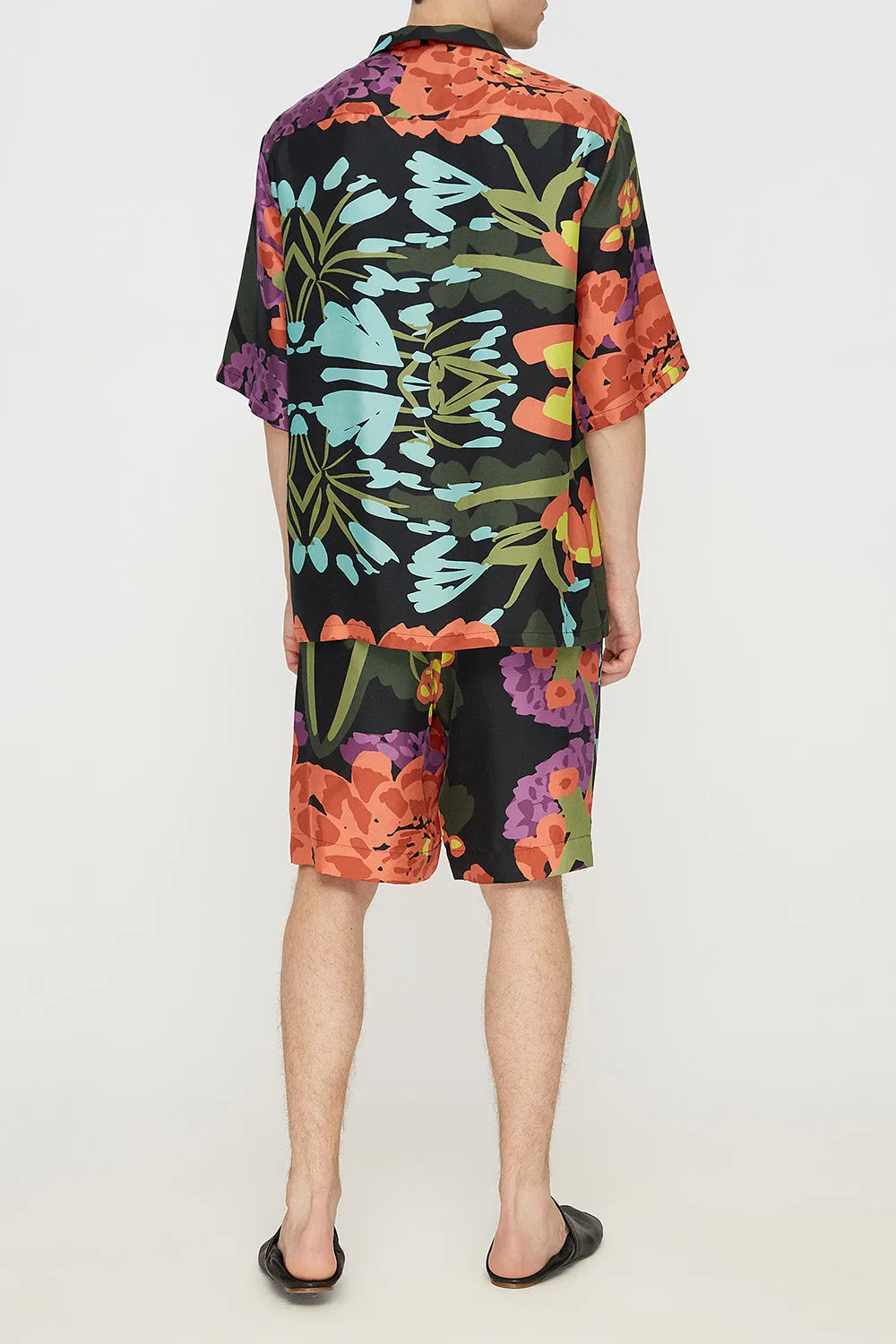 Men relaxed fit shorts in floral black