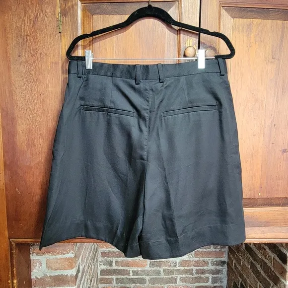 NWT COS Black A-Line Tailored Shorts - Size 14