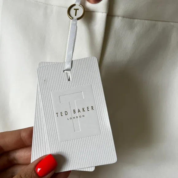 NWT Ted Baker notched waistband Saydeet shorts white