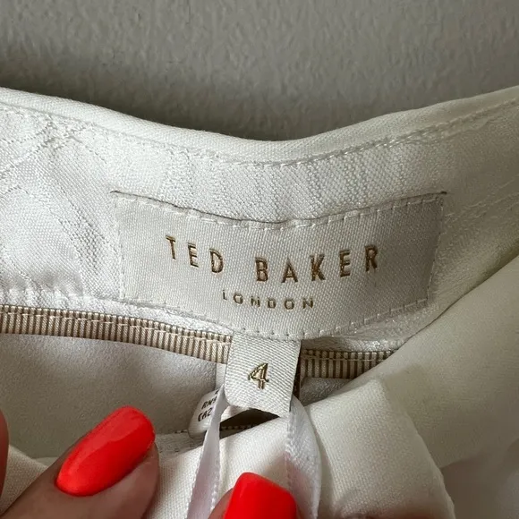 NWT Ted Baker notched waistband Saydeet shorts white