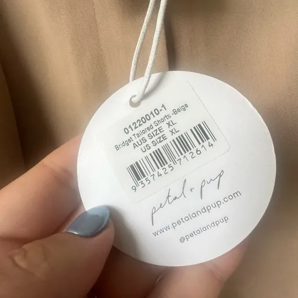 Petal &amp; Pup - NWT Bridget Tailored Shorts - Beige (XL)
