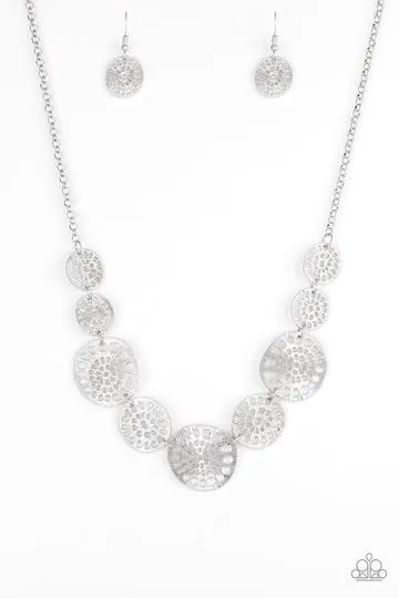 "Your Own Free Wheel" Silver Metal Whimsical Discs Metal Necklace Set