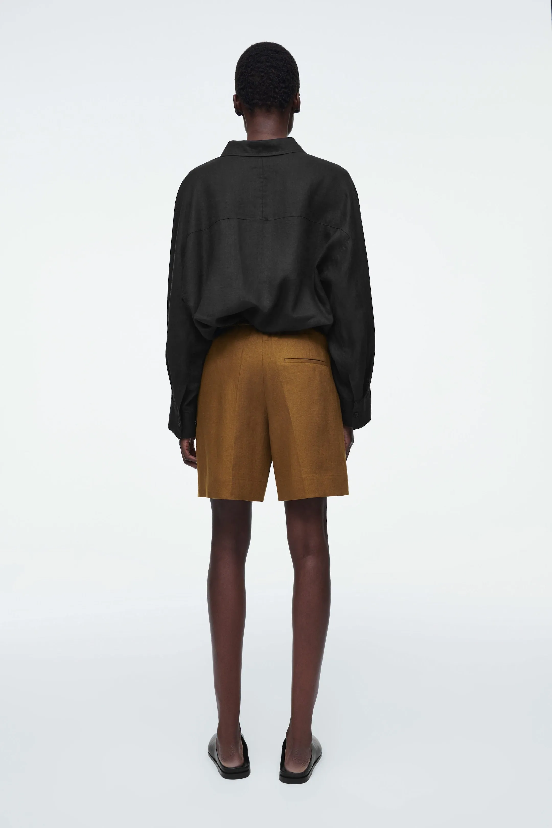 Tailored Elasticated Linen Shorts