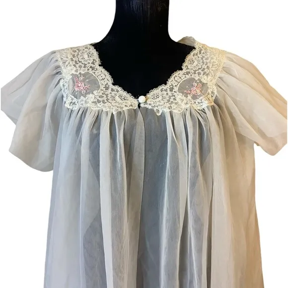 Vintage White Cream Embroidered Layered Peignoir Robe