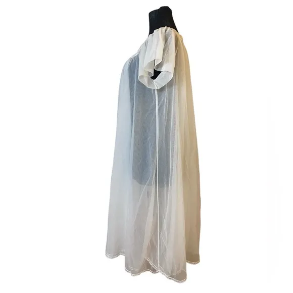 Vintage White Cream Embroidered Layered Peignoir Robe