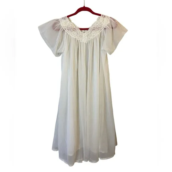 Vintage White Cream Embroidered Layered Peignoir Robe