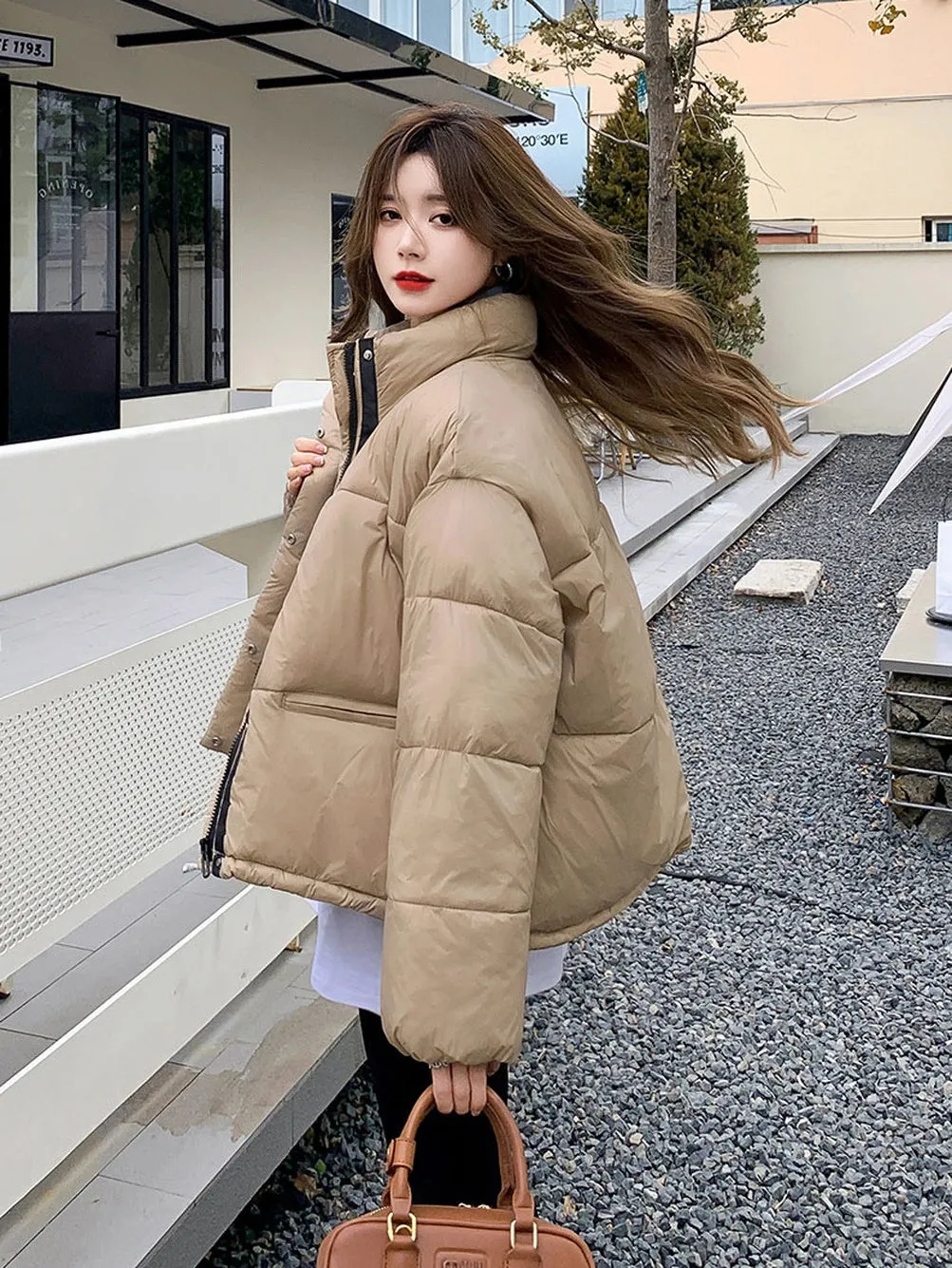 Warm and Water-resistant Cropped Puffer Jacket for Women