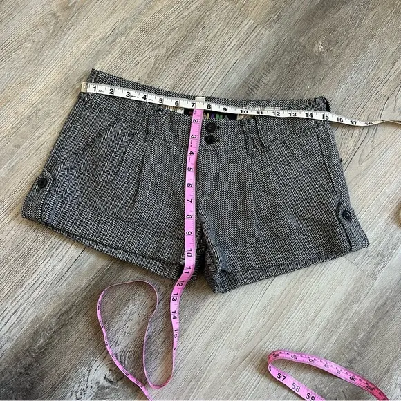 Zenana Y2K herringbone shorts