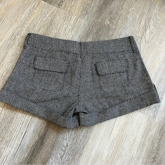 Zenana Y2K herringbone shorts